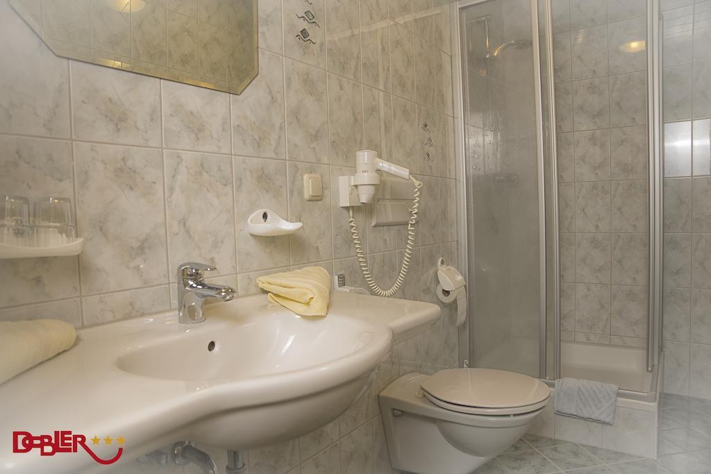 Ferienhotel Dobler Weissenbach am Lech Quarto foto